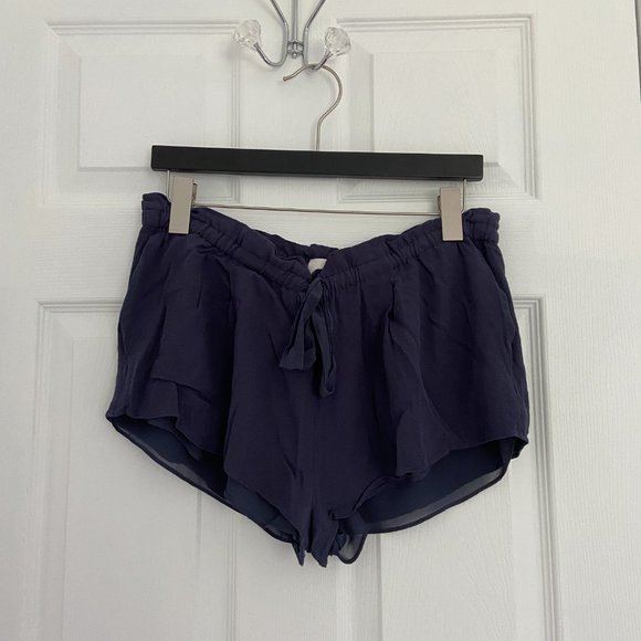 Aritzia Wilfred Navy Shorts (Large) - Picture 2 of 4